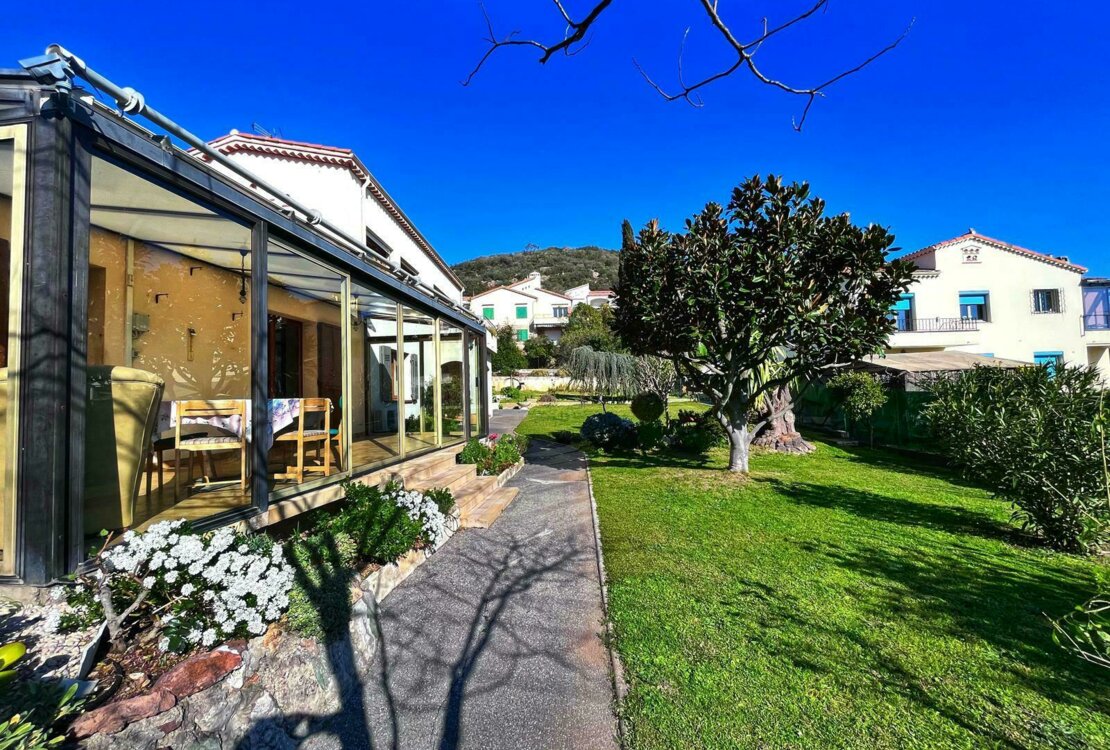For sale MandelieulaNapoule House / 5 rooms [V02231] Monaco