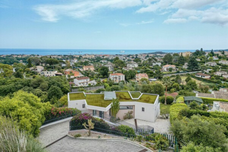 Современная Вилла с Панорамным Видом на Море в Частной Собственности в Антибе - 3