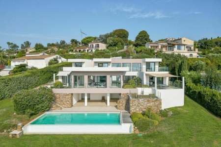 Villa moderna con vista panoramica sul mare in dominio privato ad Antibes - 1