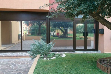 Le Titien – Office with Display Window - 2