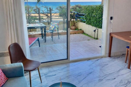 Seafront Frontline Position. Spacious Terrace and Unique Location - 2