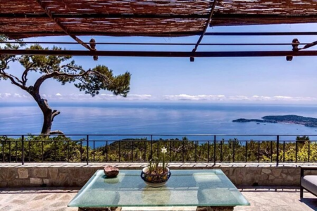 Propriété exceptionnelle avec vue sur la mer à seulement quelques minutes de Monaco - 1