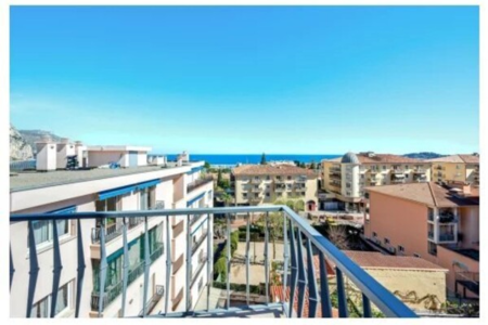 BEAULIEU-SUR-MER – Appartement 2 chambres au dernier étage – Vue sur la mer - 2