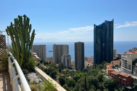 Apartment with great renovation potential – Sea & mountain view - 3