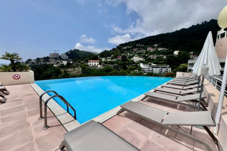 Apartment with great renovation potential – Sea & mountain view - 2