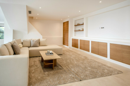 Вилла с видом на море на продажу между Рокбрюн-Кап-Мартен и Монако - 1