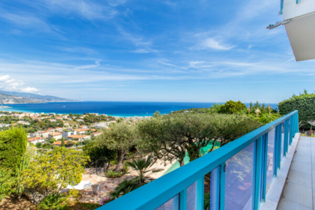 РОКБРЮН КАП МАРТЕН - ПОТРЯСАЮЩАЯ ВИЛЛА, СПРОЕКТИРОВАННАЯ АРХИТЕКТОРОМ - 3