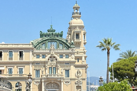 Come trascorrere una calda giornata estiva a Monaco: una guida alle attività di agosto