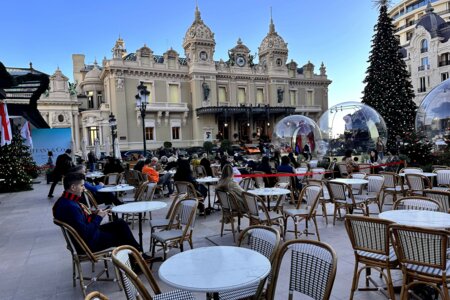 Guida alle proprietà monegasche per un Natale magico: intrattenimento e luminarie nel Principato