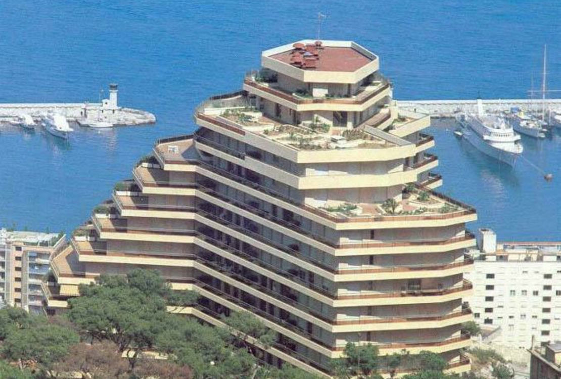 Les Ligures – renovated 3 room apartment with terrace & mountain view