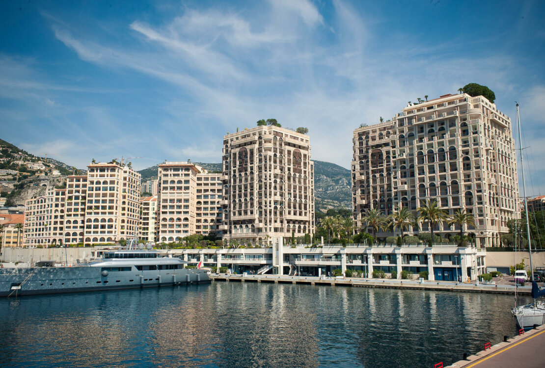 Renovated 4-Room Apartment with Sea Views & Spacious Terrace
