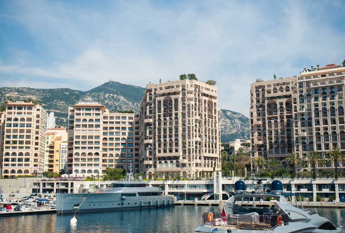 SUPERBO APPARTAMENTO DI 4 STANZE - FONTVIEILLE - VISTA MARE