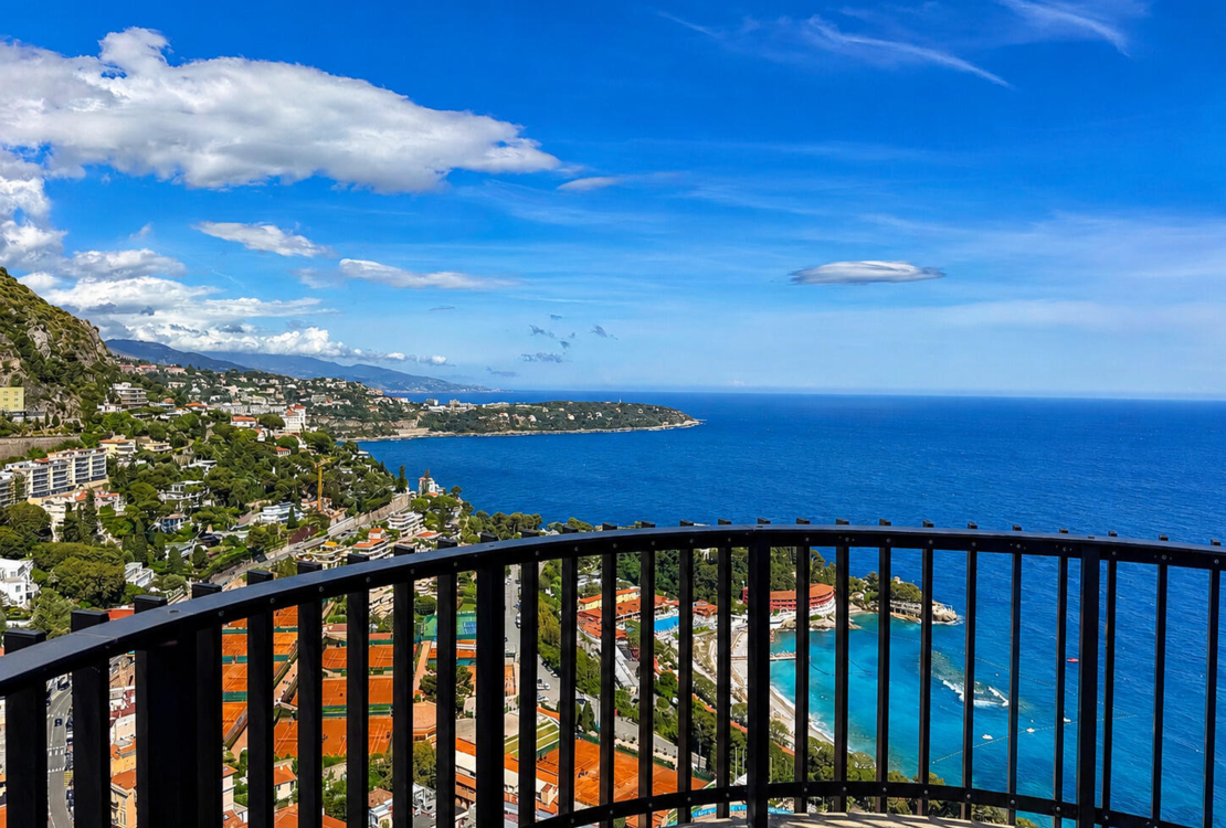 Eccezionale Duplex all’Ultimo Piano con Vista Mare