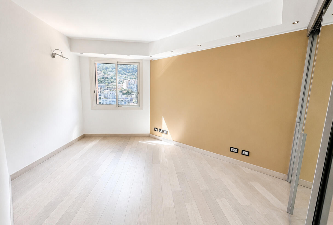 Eccezionale Duplex all’Ultimo Piano con Vista Mare