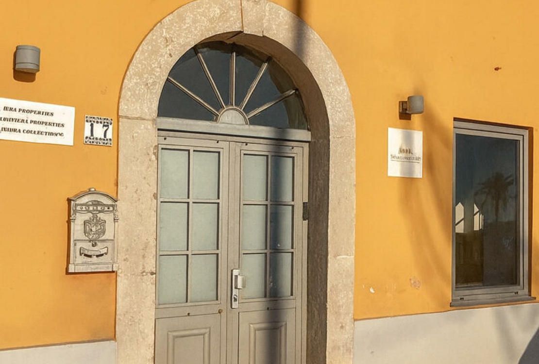 Charmant local commercial / bureau rénové à neuf