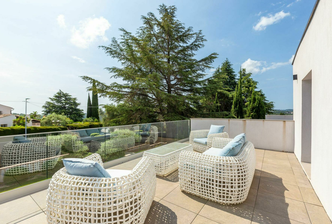 Contemporary 5 Bedrooms Villa in Biot