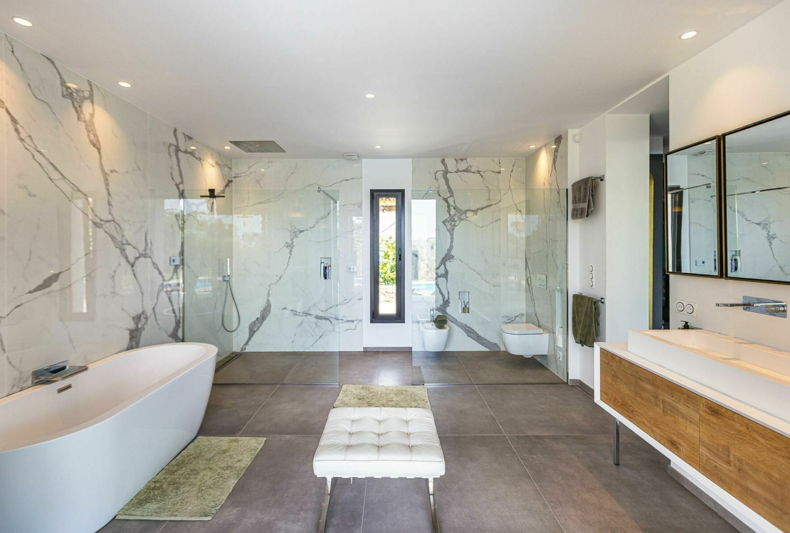 Contemporary 5 Bedrooms Villa in Biot