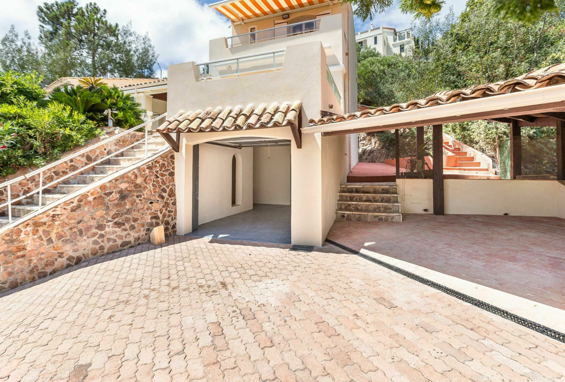 Villa rénovée vue mer à Théoule-sur-Mer