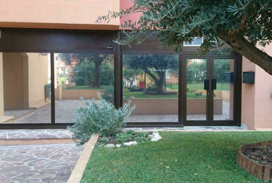 Le Titien – Office with Display Window