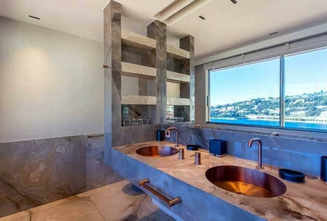 Вильфранш-сюр-Мер – роскошный пентхаус с террасами и панорамным видом