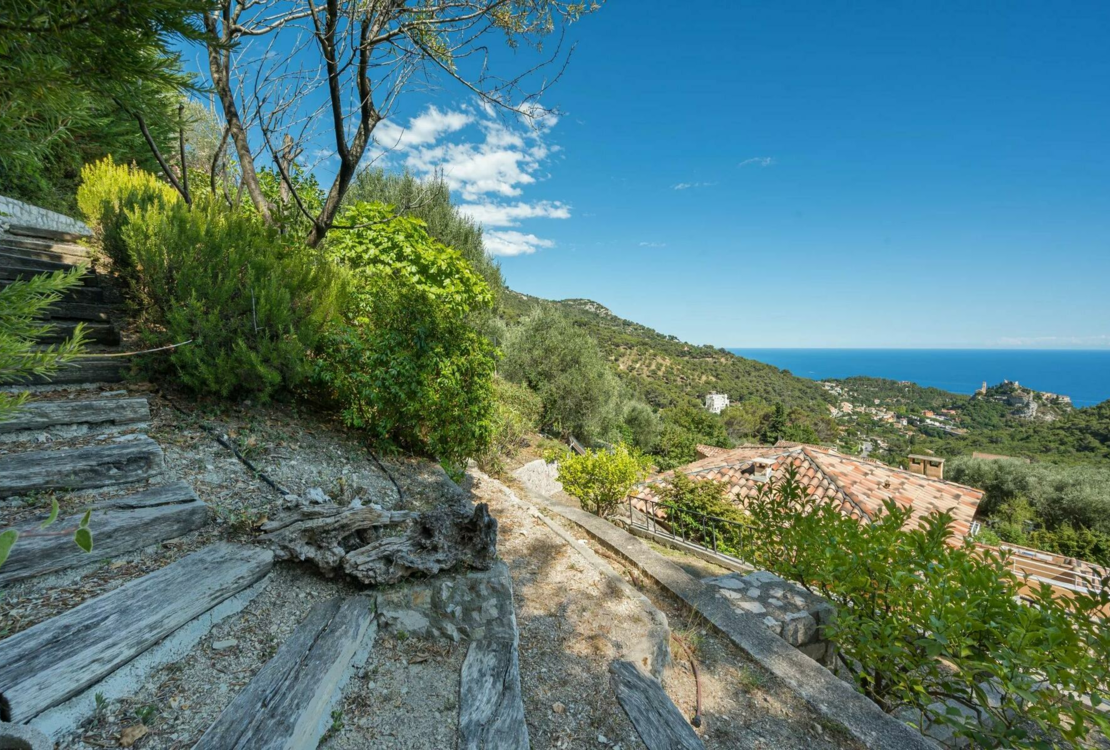 Außergewöhnliche Wohnung in Èze – Panoramablick auf das Meer und das Dorf