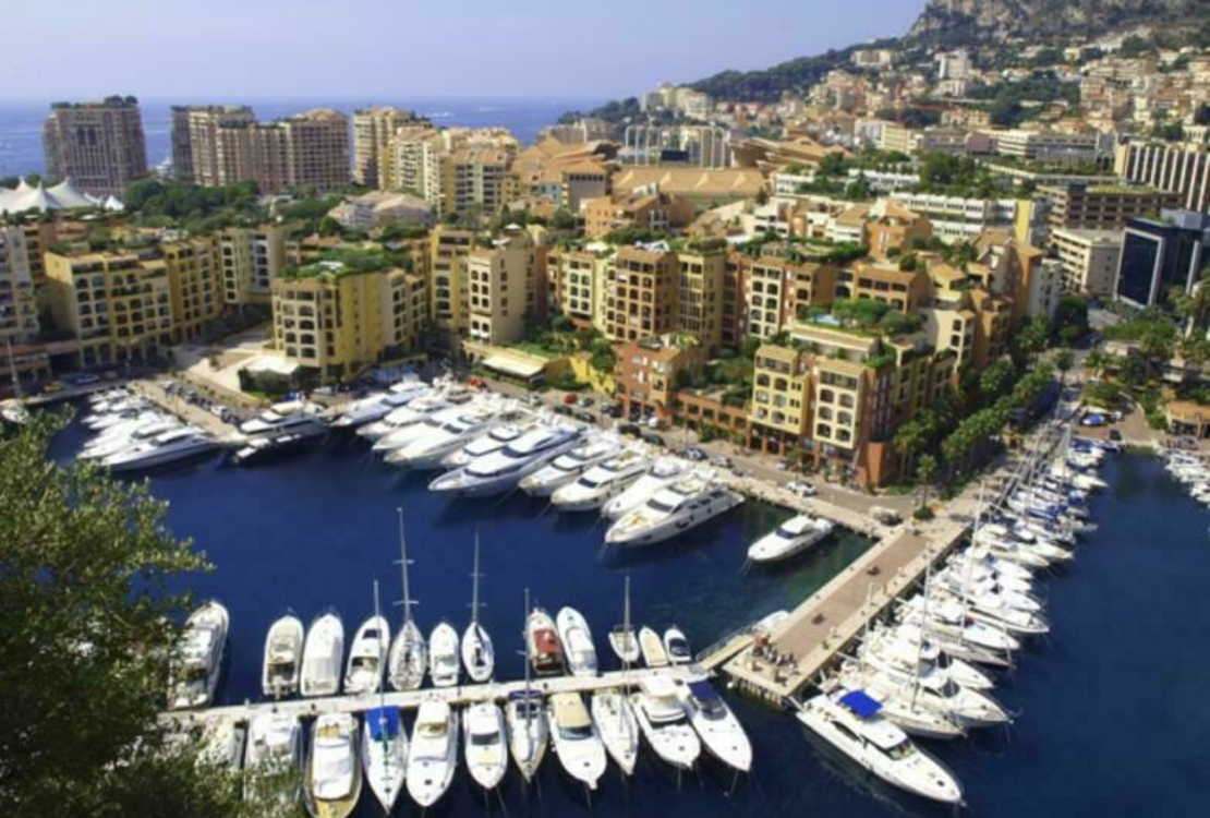 Office with Display Window – Le Cimabue, Fontvieille