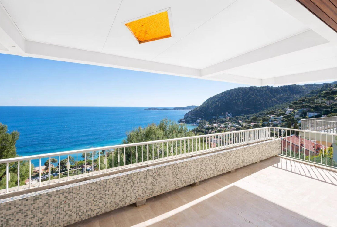Außergewöhnliche Villa an den Toren von Monaco – Panoramablick auf das Meer und Cap Ferrat