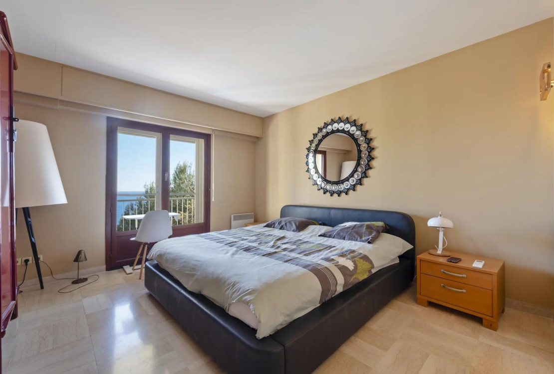 Außergewöhnliche Villa an den Toren von Monaco – Panoramablick auf das Meer und Cap Ferrat