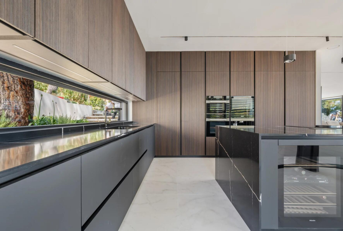 Èze – außergewöhnliche neue, zeitgenössische Villa an den Toren von Monaco