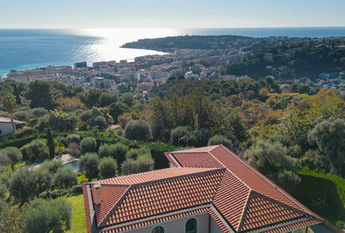 Средиземноморская вилла с панорамным видом в Ментоне