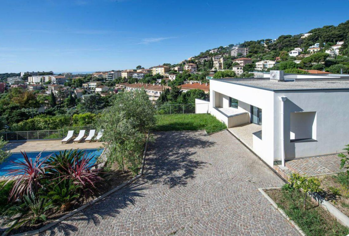 Exceptional villa 5 minutes from Monaco