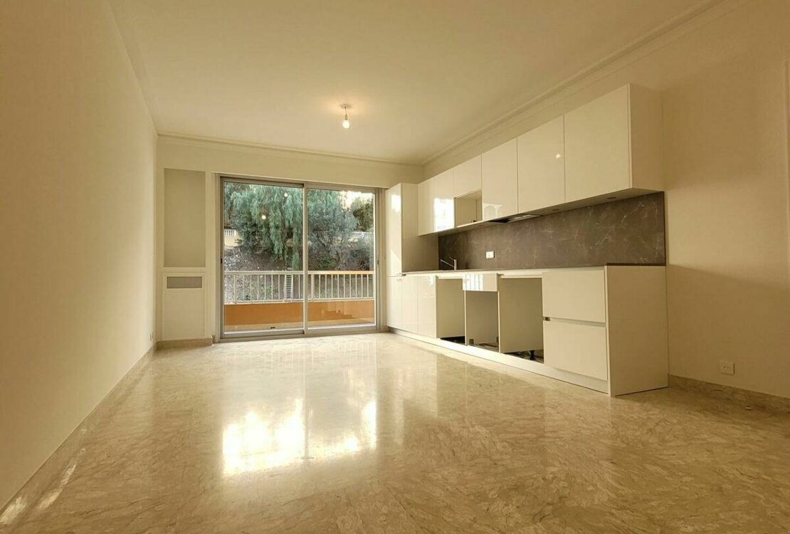 LARVOTTO | ESTORIL | 3 ROOMS