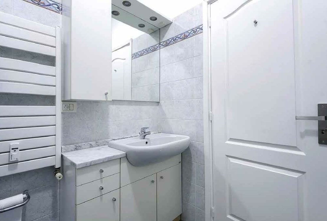 Nice – Promenade des Anglais – 3-Room Apartment with Sea View