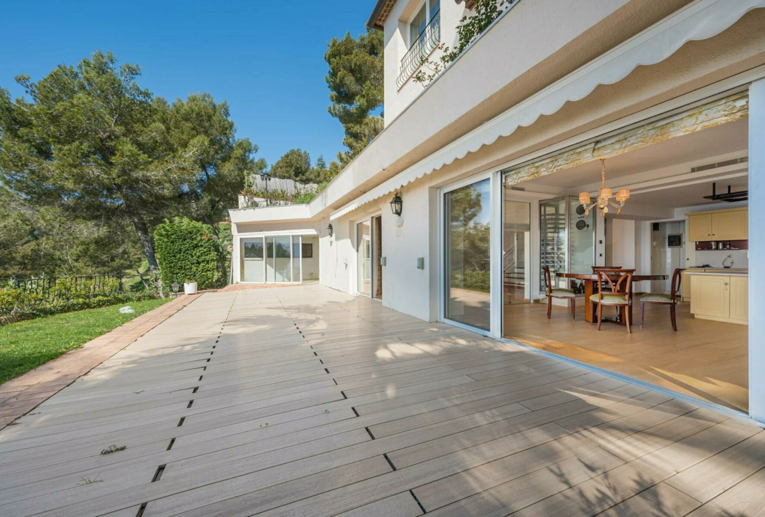 Maison exceptionnelle à Èze avec des vues à couper le souffle