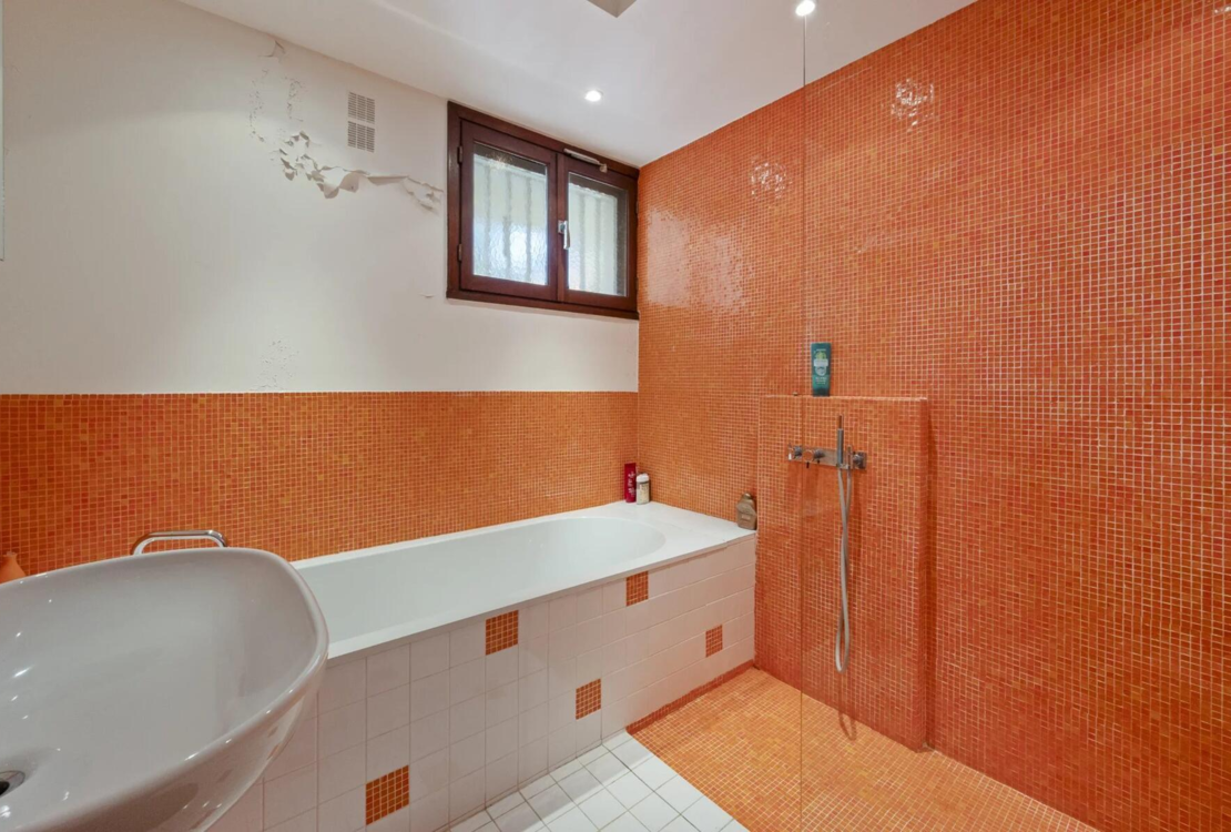 Außergewöhnliche Villa an den Toren von Monaco – Panoramablick auf das Meer und Cap Ferrat