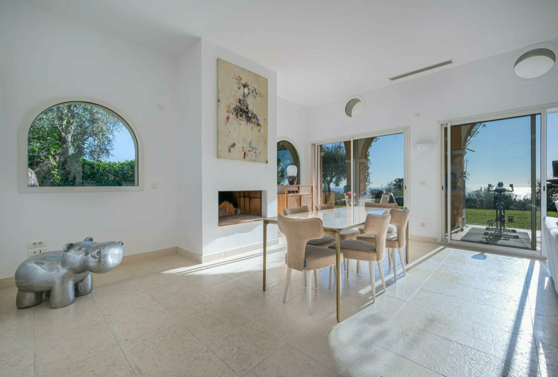 Средиземноморская вилла с панорамным видом в Ментоне