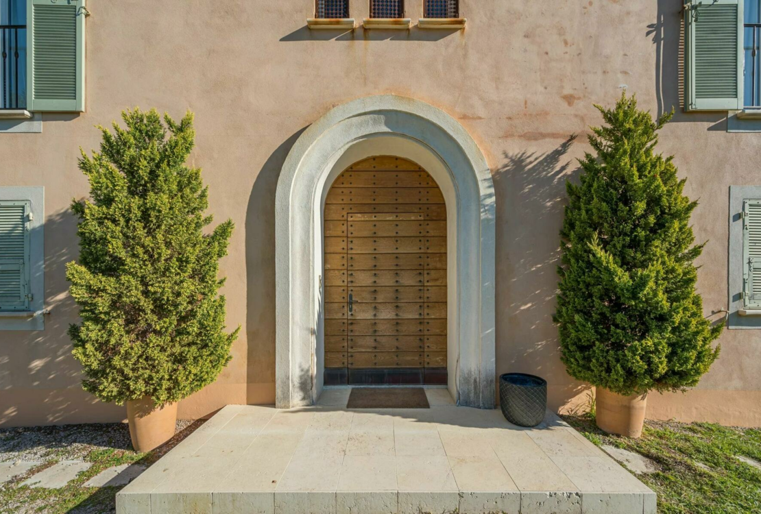 Средиземноморская вилла с панорамным видом в Ментоне