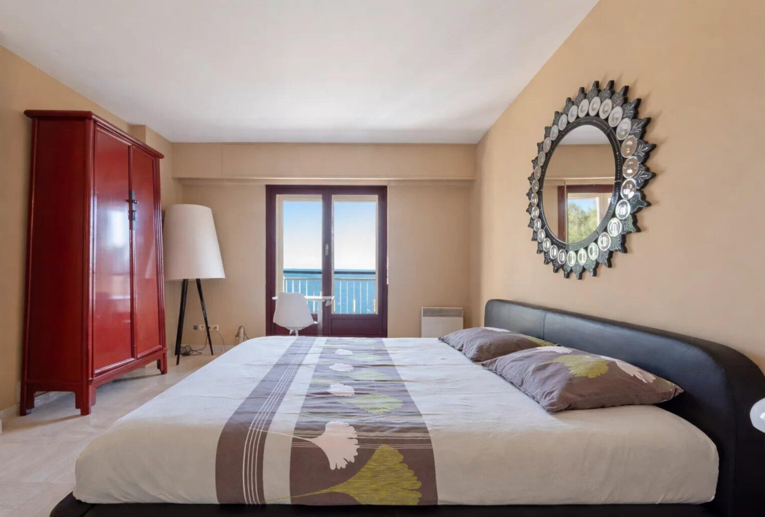 Außergewöhnliche Villa an den Toren von Monaco – Panoramablick auf das Meer und Cap Ferrat