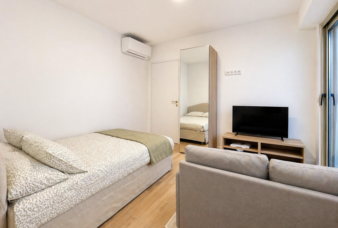 Очаровательная меблированная двухкомнатная квартира с видом на море — Босолей / Вблизи Монако