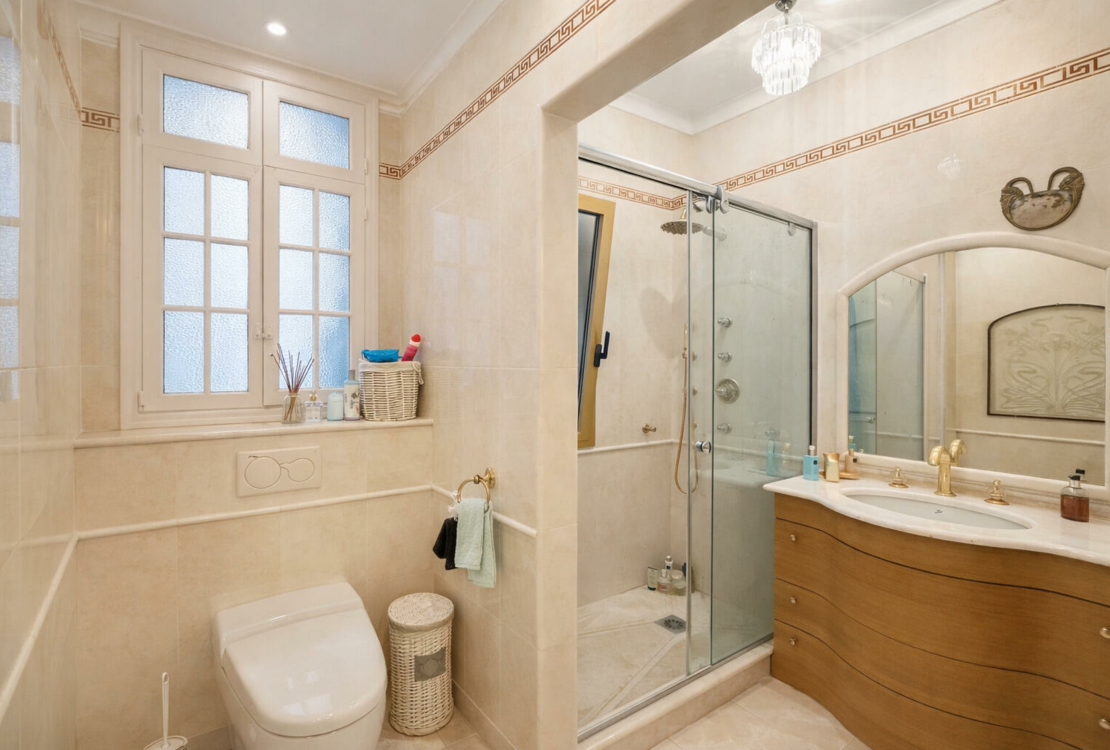 Монте-Карло — очаровательная двухкомнатная квартира с террасой