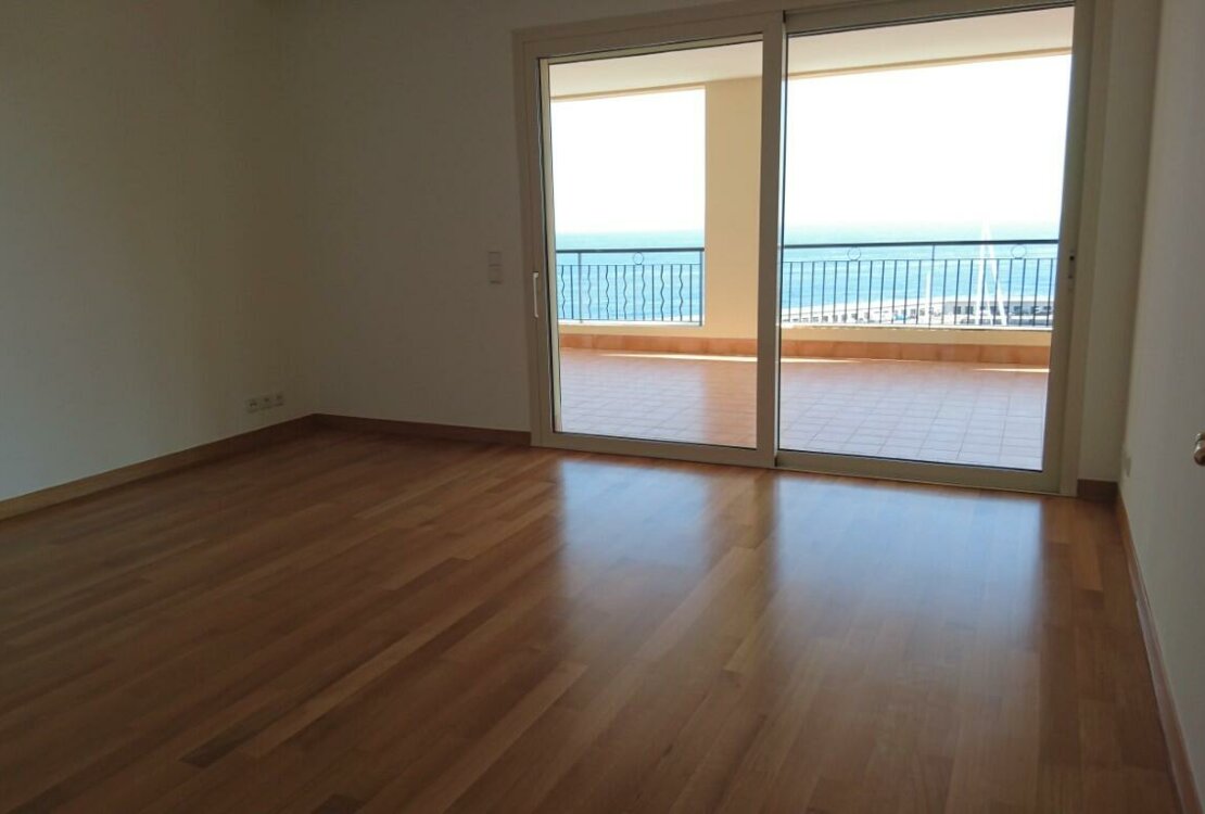 SUPERBO APPARTAMENTO DI 4 STANZE - FONTVIEILLE - VISTA MARE