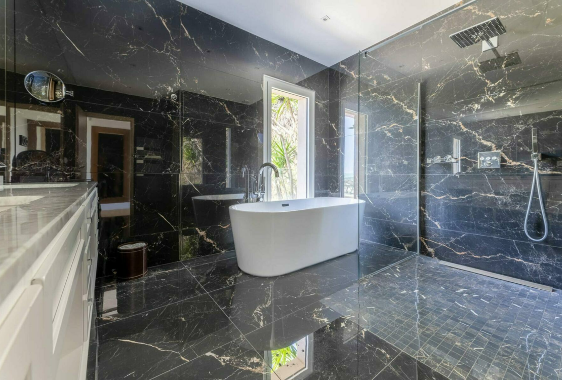 MOUGINS | VILLA | +5 PIECES