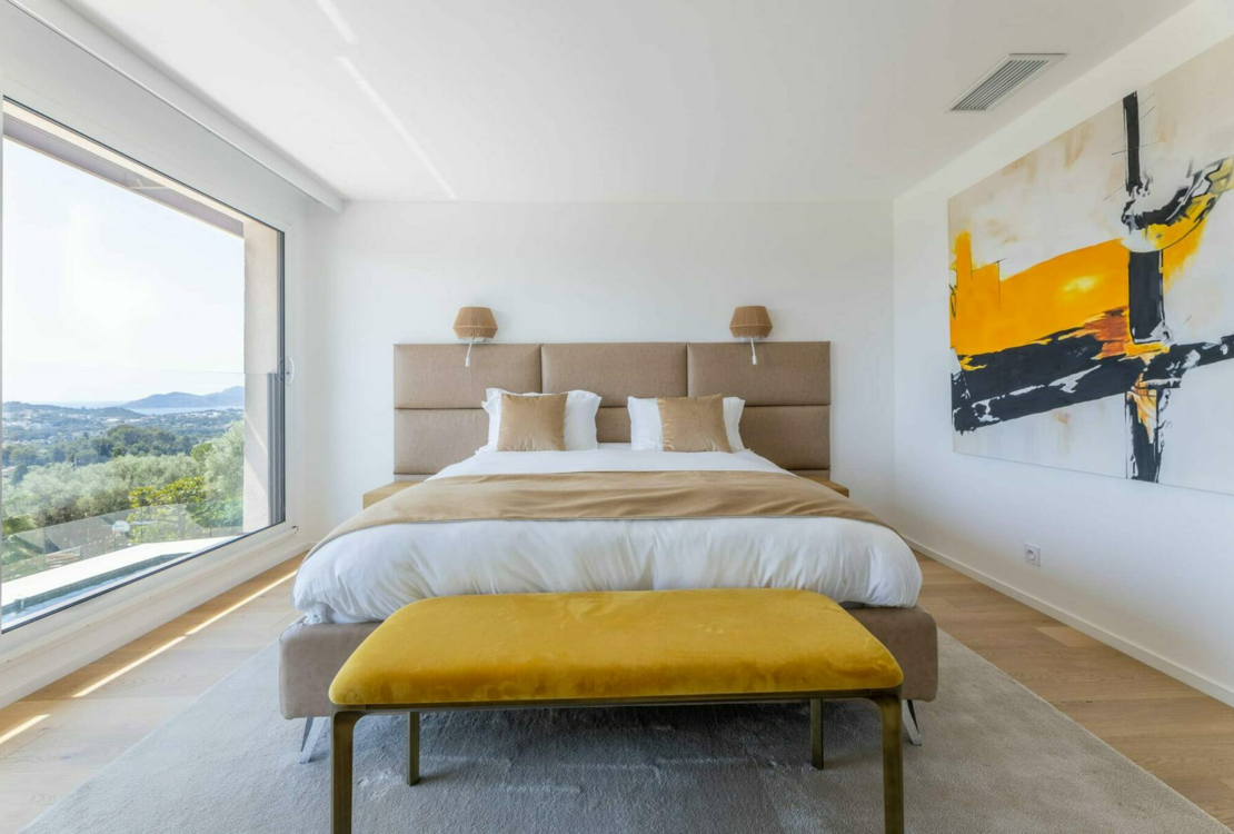 MOUGINS | VILLA | +5 PIECES