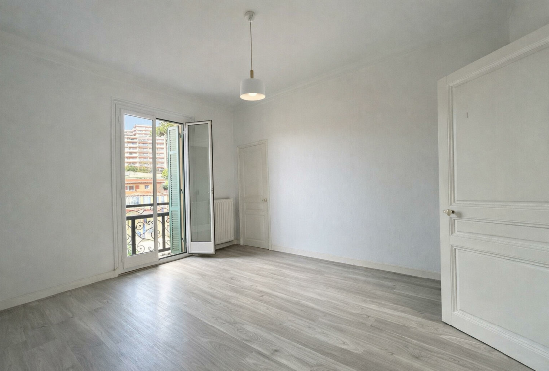 Grand appartement 5 pièces  – Menton