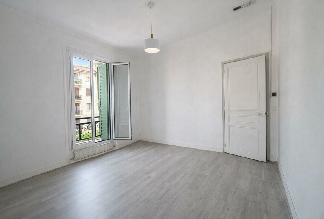 Grand appartement 5 pièces  – Menton