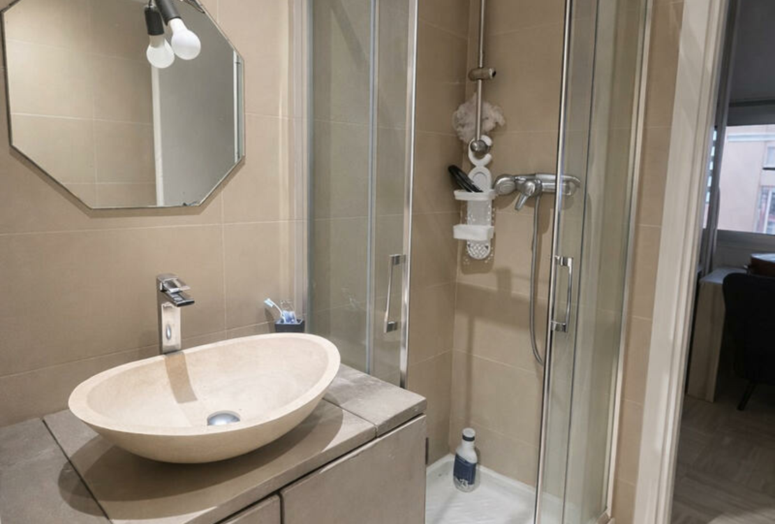 Monolocale luminoso in residenza con portineria