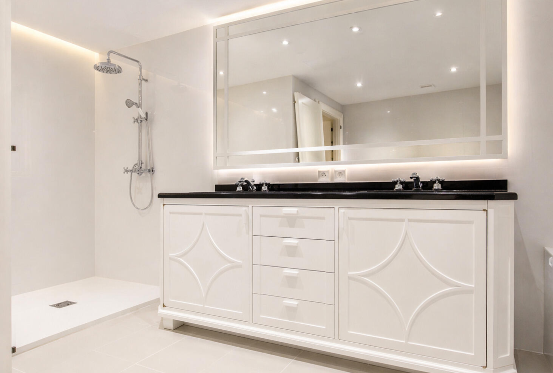 Exceptional 5-Bedroom Apartment with Private Pool – Fontvieille, Monaco