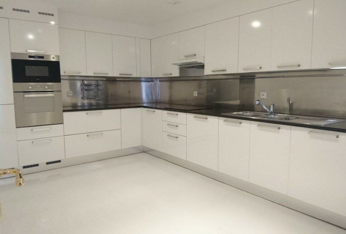 SUPERBO APPARTAMENTO DI 4 STANZE - FONTVIEILLE - VISTA MARE