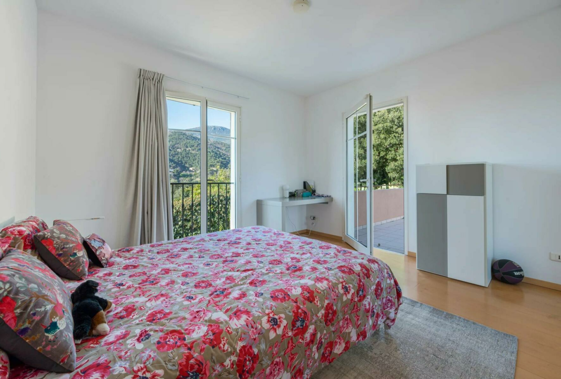 Средиземноморская вилла с панорамным видом в Ментоне