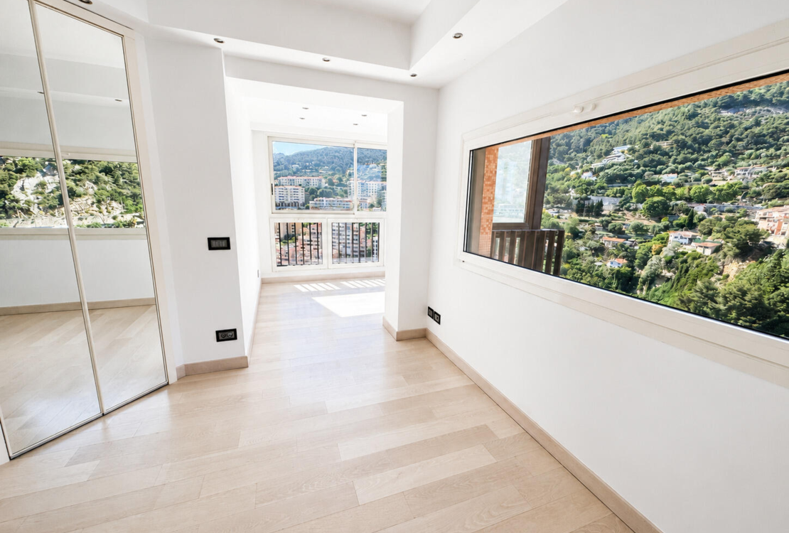 Eccezionale Duplex all’Ultimo Piano con Vista Mare